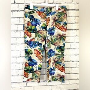 Chicos Palm Print Cropped Pants Stretch Size Medium (2.5)